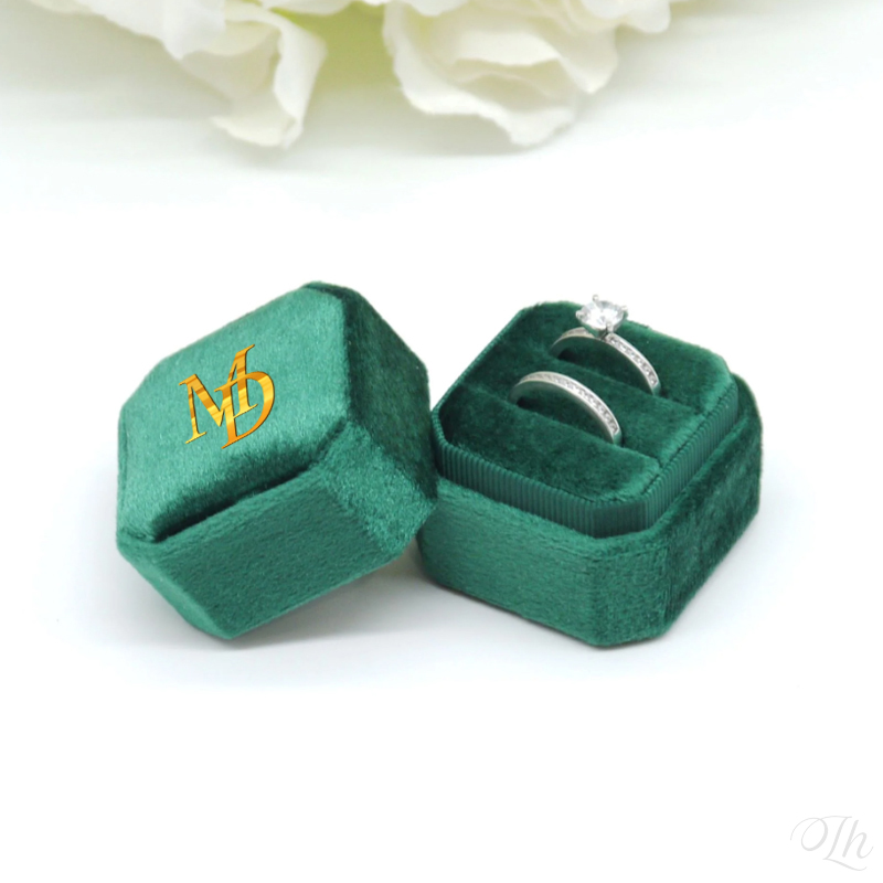 Personalized Wedding Ring Box  - Velvet Jewelry Box 评论和价格